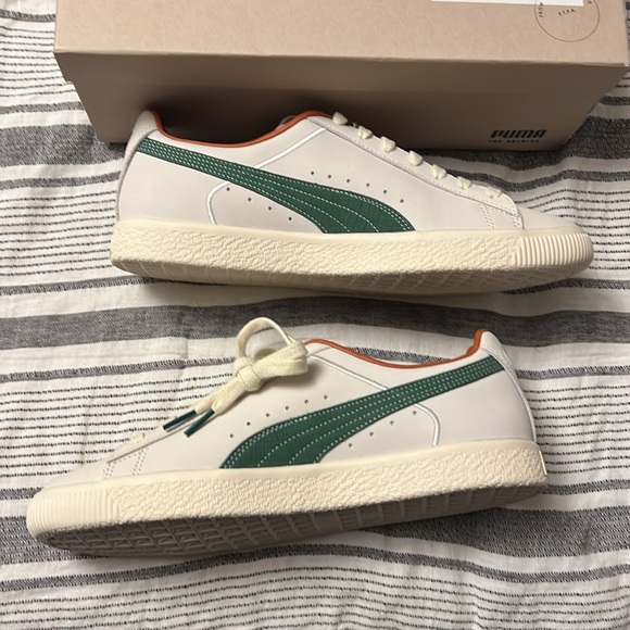 Brand New Sz 10 Puma ‘Clyde FG Prestine Vine Green’ w/ Box (minor damage) - Picture 2 of 10